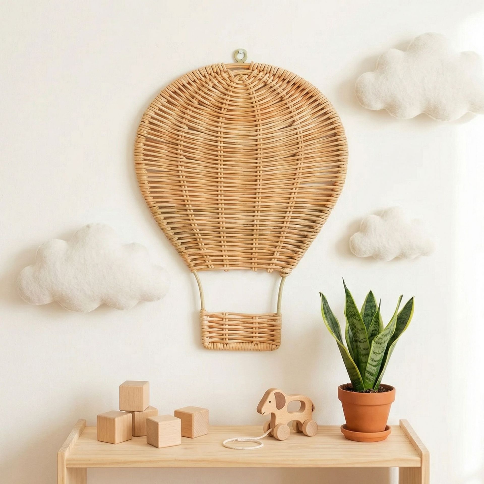 زينة جدارية يدوية الصنع على شك - مراجعة Baby Nursery Hot Air Balloon وسعره