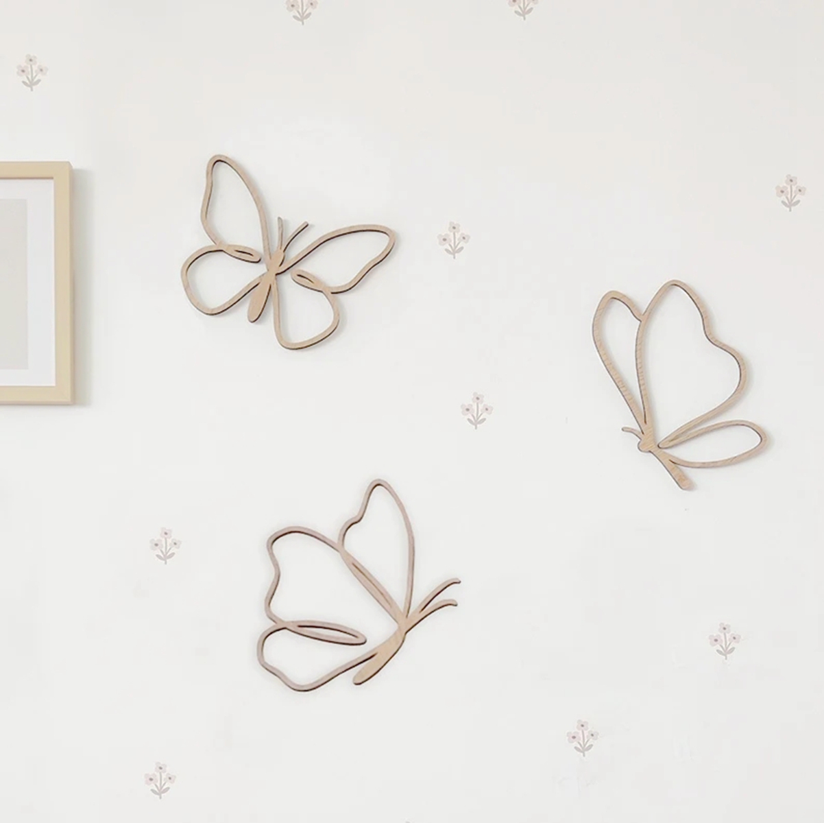 لافتة فراشات خشبية، ديكور حائط - مراجعة Baby Nursery Artwork وسعره